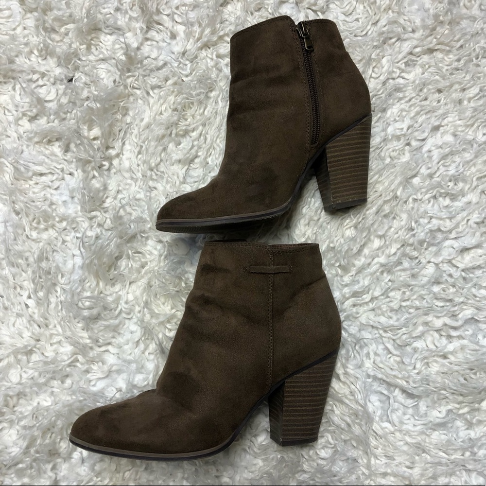 American Eagle booties